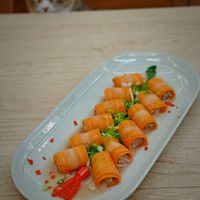 可能是壽司和生魚片的圖像