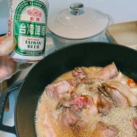 可能是啤酒、食物和文字的圖像