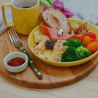 可能是豆腐、法式長棍麵包和文字的圖像