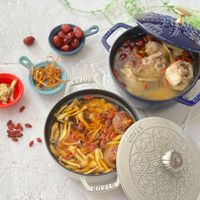 可能是火鍋、粥、豆腐和麵的圖像
