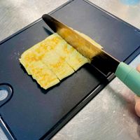 可能是刀和鬆餅機的圖像
