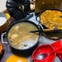 可能是字母湯、燉小牛膝和顯示的文字是「 SIAUE S SYAUE STAUB 」的圖像