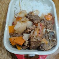 可能是燉小牛膝的圖像