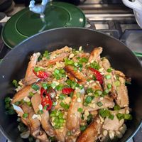 可能是鯷魚和香菇的圖像
