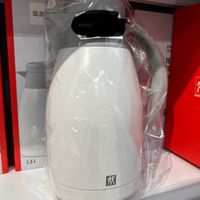 可能是‎泡茶器、咖啡機和‎顯示的文字是「 ‎ار 2WI 1.5L 效‎」‎‎ 的圖像