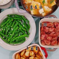 可能是火鍋、豆腐和文字的圖像