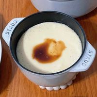 可能是粥和顯示的文字是「 STAUD STAUD Y! 시 SUAUS 」的圖像