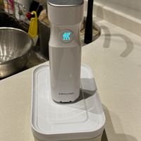 可能是顯示的文字是「赞 ZWILLING 」的圖像