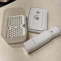 可能是鬆餅機和顯示的文字是「 X ZWILLING ZWIL 」的圖像