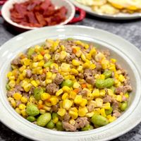 可能是豆煮玉米的圖像