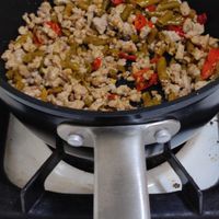 可能是炒飯、北非小米飯和快炒的圖像