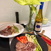 可能是快炒和肉排的圖像