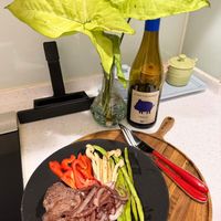 可能是肉排和文字的圖像
