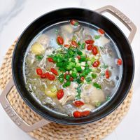 可能是粥、豆腐、火鍋和麵的圖像