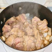 可能是燉小牛膝的圖像