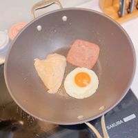 可能是水波蛋、豆腐和蛋黃的圖像