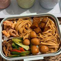 可能是義大利麵和文字的圖像