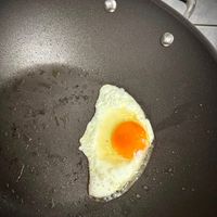 可能是水波蛋和蛋黃的圖像