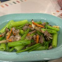 可能是義大利麵和快炒的圖像