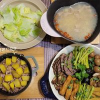 可能是豆腐、火鍋和顯示的文字是「 AE STAUS STAUB စ 日記？ 옛 JT料理學習」的圖像