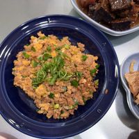 可能是炒飯、印度香料飯和豆腐的圖像
