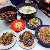 可能是火鍋、炒麵、粥、豆腐、麵和拉麵的圖像