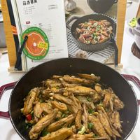 可能是義大利麵、豆腐和文字的圖像