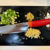 可能是刀和食物的圖像