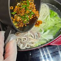 可能是火鍋和拉麵的圖像