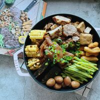 可能是拉麵、麵、豆腐、火鍋和文字的圖像