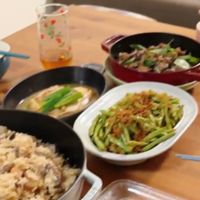 可能是炒麵和炒飯的圖像
