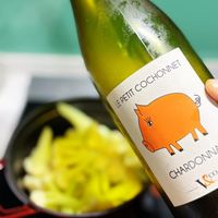可能是顯示的文字是「 COCHONNET LEPETIT LEPETIT CO ത CHARDONN lpa CHABDONN 」的圖像