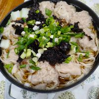 可能是麵、水波蛋和拉麵的圖像