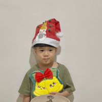 可能是小孩和帽子的圖像