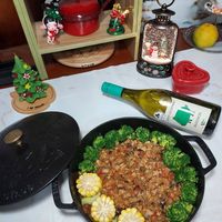 可能是西班牙大鍋飯、牧羊人派、炒飯和文字的圖像