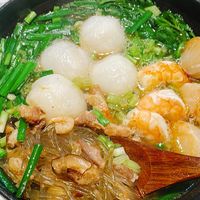 可能是火鍋、麵、粥和拉麵的圖像