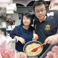 可能是義大利麵、炒飯、西班牙大鍋飯、粥、炒麵和文字的圖像