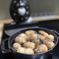 可能是香菇、馬勃菇和文字的圖像