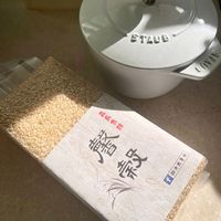 可能是粥、豆腐、北非小米飯和文字的圖像