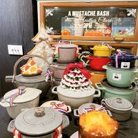 可能是薑餅、泡茶器和文字的圖像