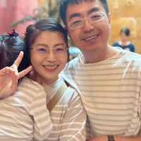 可能是一或多人和眼鏡的圖像