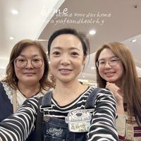 可能是一或多人、眼鏡和文字的圖像