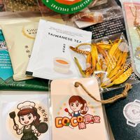 可能是燕麥餅乾、茶和文字的圖像