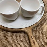 可能是咖啡杯和木湯匙的圖像