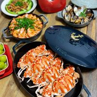 可能是‎西班牙大鍋飯、火鍋和‎顯示的文字是「 ‎ملير SST‎ 」‎‎ 的圖像