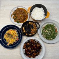 可能是義大利麵、麵、印度香料飯、炒飯和炒麵的圖像
