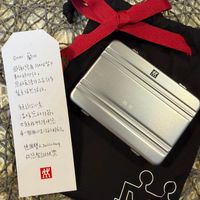 可能是打火機和文字的圖像