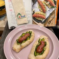 可能是熱狗和文字的圖像