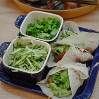 可能是墨西哥捲餅和麵的圖像