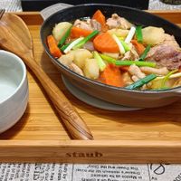 可能是火鍋、拉麵、豆腐和文字的圖像